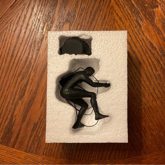 “Climbing Man” (One)Figure Creative Fun Durable Resin Sculpture Decor! - Picture 4 of 6